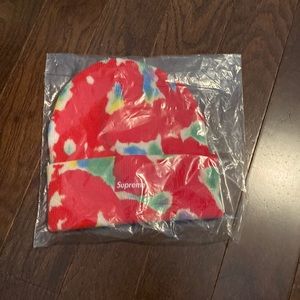 Supreme red splattered dryer beanie